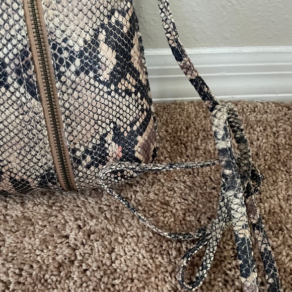 NWOT J. Renee Textured Animal Print Purse - Picture 5 of 5
